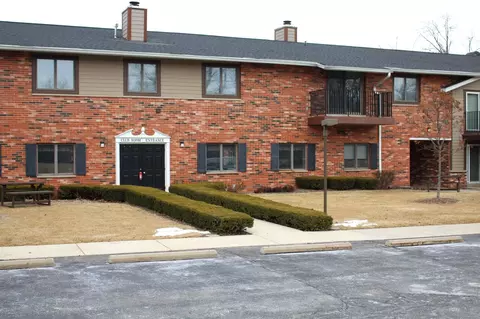 n84w15979 Menomonee #207, Menomonee Falls, WI 53051