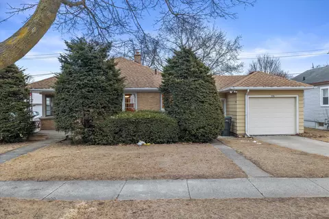 2356 S 82nd, West Allis, WI 53219