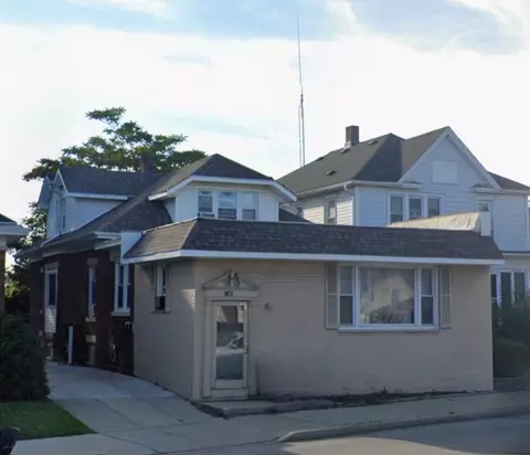 2060 Douglas, Racine, WI 53402