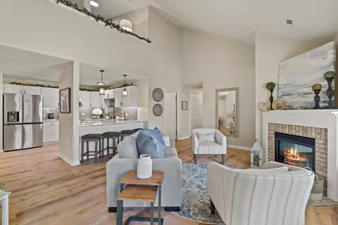 w398n6046 Autumn Woods, Oconomowoc, WI 53066