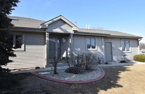 n80w17513 Robin, Menomonee Falls, WI 53051