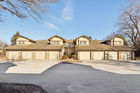 500 W Bender #24, Glendale, WI 53217