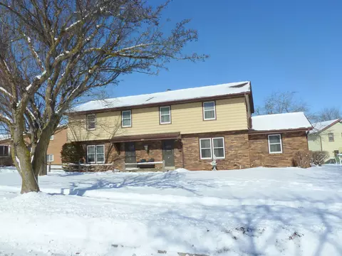 195 Ridge #A & B, Pewaukee, WI 53072