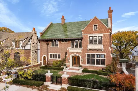 4232 N N Lk, Shorewood, WI 53211