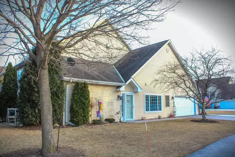 1154 Quinlan #A, Pewaukee, WI 53072