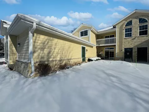 1479 Garay #5, Port Washington, WI 53074