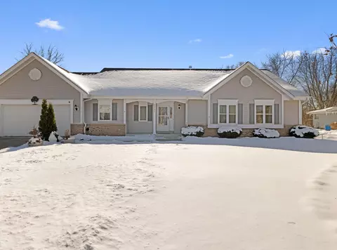 8205 W Drexel, Franklin, WI 53132