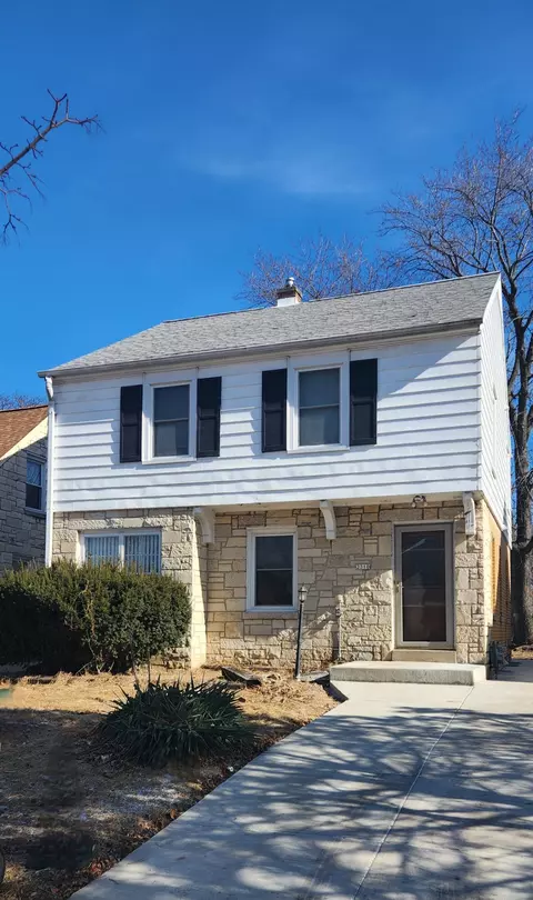 2310 W Olive, Milwaukee, WI 53209