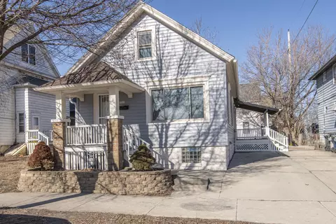 2022 W Mineral, Milwaukee, WI 53204
