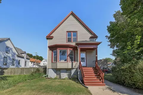 3672 E Munkwitz, Cudahy, WI 53110
