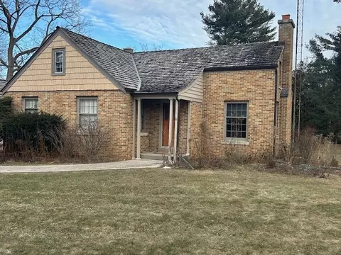 3505 N Main, North Bay, WI 53402