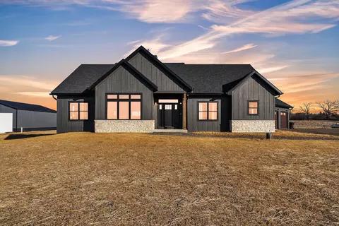 21304 Olson, Norway, WI 53126
