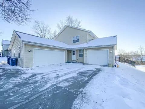 2334 Oakdale #2336, Waukesha, WI 53189
