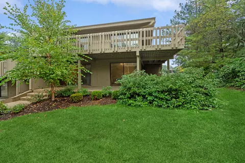 708 Burning Tree #A, Fontana, WI 53125