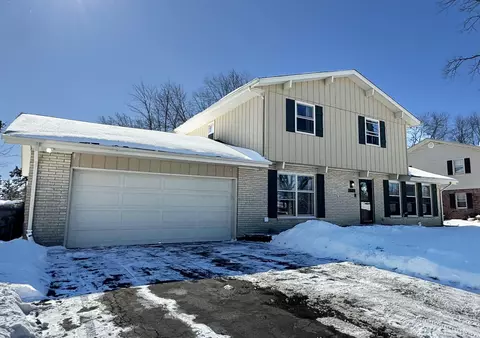 3229 Nobb Hl, Mount Pleasant, WI 53406