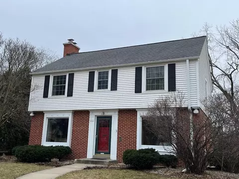 9517 Beverly, Wauwatosa, WI 53226