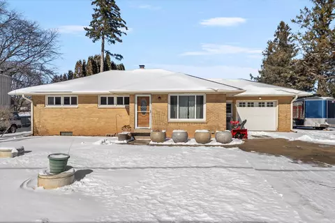2528 State Road 33, Port Washington, WI 53074
