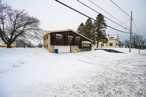 2000 E Rawson, Oak Creek, WI 53154