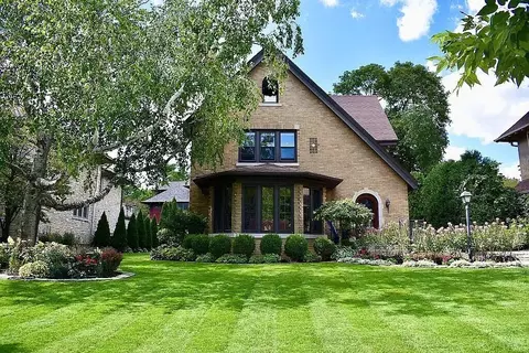 1521 Upper, Wauwatosa, WI 53213