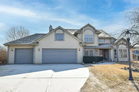 835 Laureate, Pewaukee, WI 53072