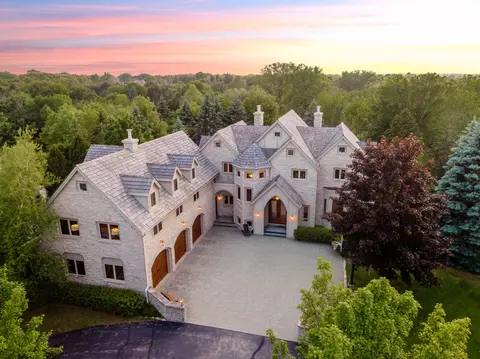 11611 N Canterbury, Mequon, WI 53092