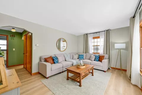 3278 S Dayfield, Milwaukee, WI 53207