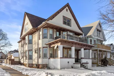 2075 S Layton #2077, Milwaukee, WI 53215