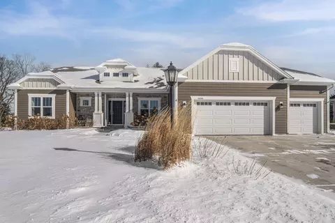 10144 S Creekview, Franklin, WI 53132