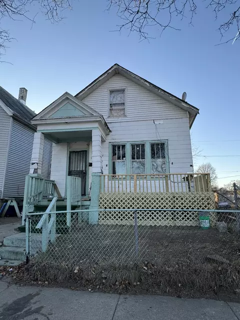2749 N 16th, Milwaukee, WI 53206
