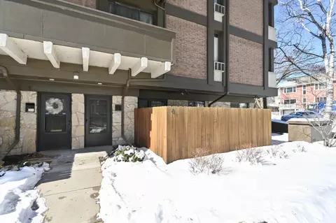 2025 E Greenwich #6, Milwaukee, WI 53211