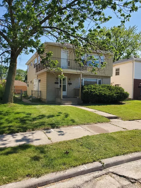 8907 W Hampton #8909, Milwaukee, WI 53225