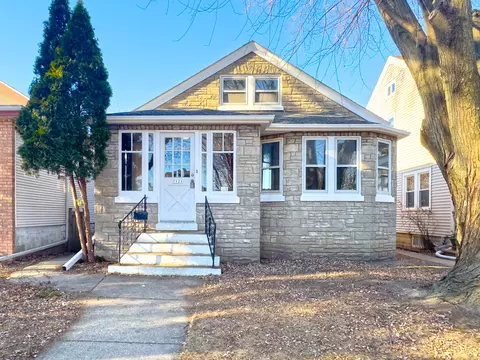 1121 S 75th, West Allis, WI 53214
