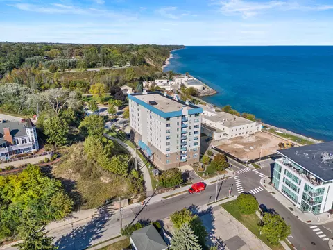 415 N N Lk #604, Port Washington, WI 53074