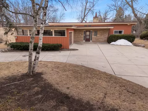 507 W Montclaire, Glendale, WI 53217