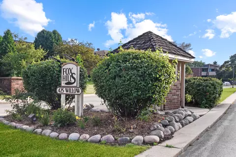 425 W Willow #103, Fox Point, WI 53217