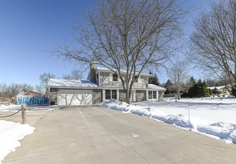 w263s7220 Green Mtn, Waukesha, WI 53189