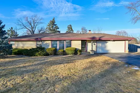 14020 W Dakota, New Berlin, WI 53151