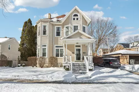 4631 N Oakland #4633, Whitefish Bay, WI 53211