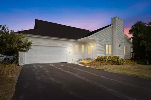 851 Bridlewood, Hartford, WI 53027