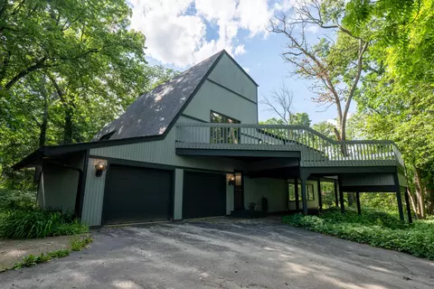 1725 Old Oak, Brookfield, WI 53005