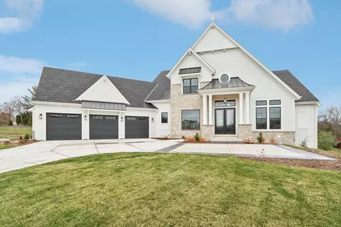 2770 Windward, Delafield, WI 53018