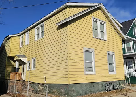 612 10th, Racine, WI 53403