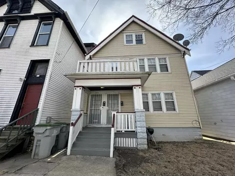 313 E Garfield #315, Milwaukee, WI 53212