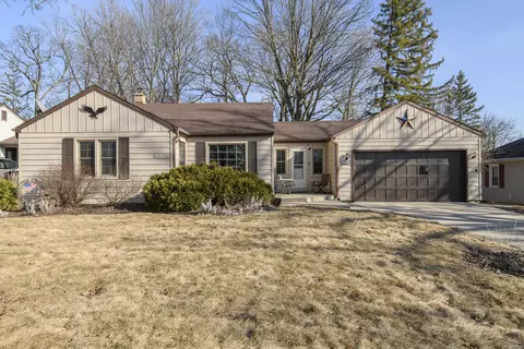 11827 W Homewood, Wauwatosa, WI 53226