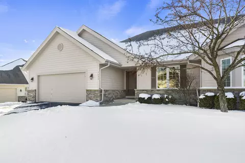 7033 W Mequon Trl, Mequon, WI 53092