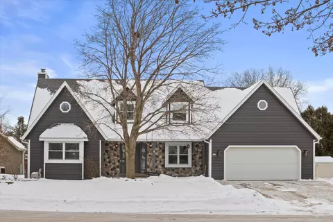 245 Hillside, Oconomowoc, WI 53066