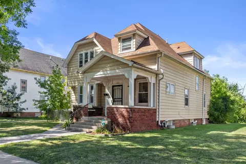 2651 N Palmer, Milwaukee, WI 53212