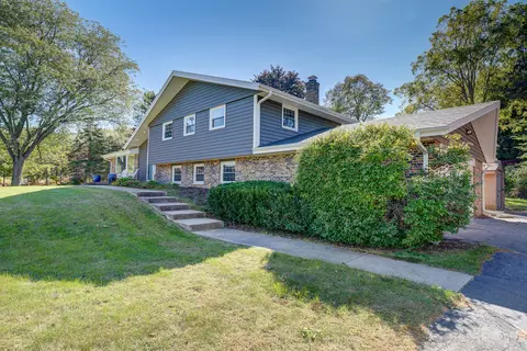 16765 Queen Ann, Brookfield, WI 53005