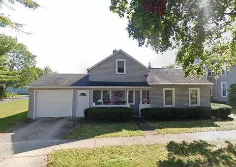 527 Madison, Lake Geneva, WI 53147