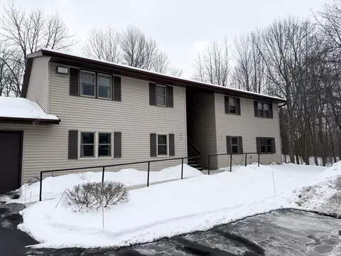 910 E Cedar #502, Manitowoc, WI 54220